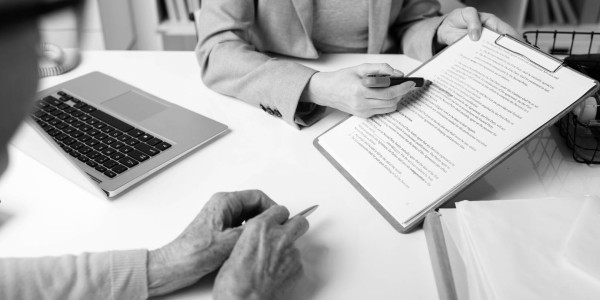 Derecho Mercantil / Abogados Mercantilistas Riba-roja de Túria · Cumplimiento de Normativas Derechos Consumidor